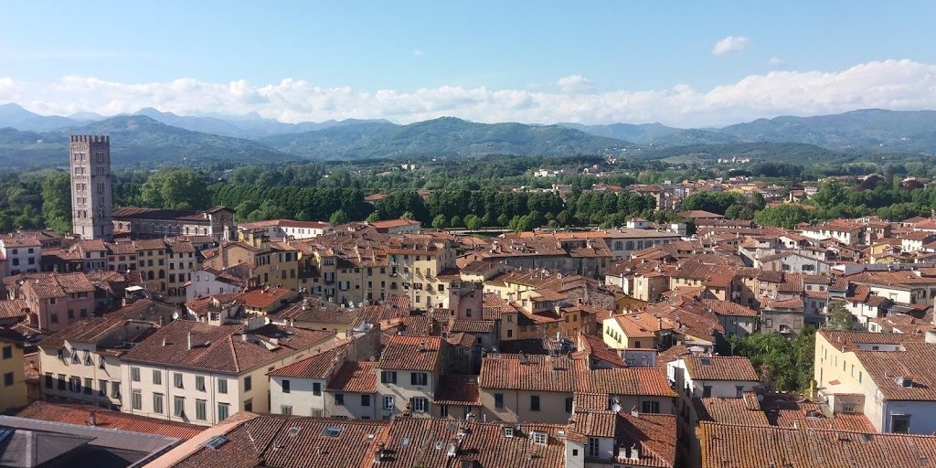 Lucca-2BTorre-2BGuinigi.jpg